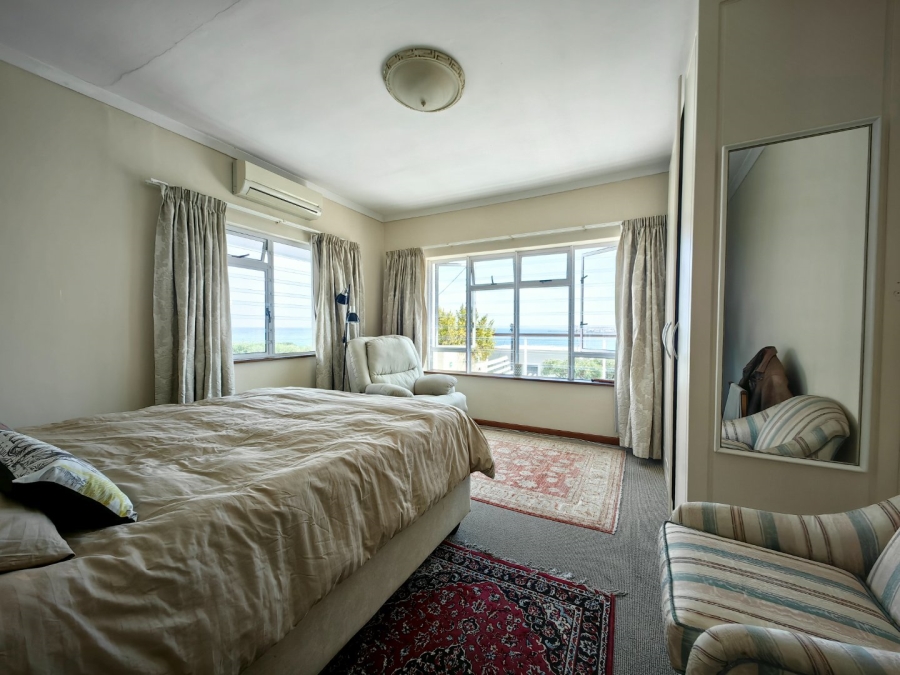 To Let 3 Bedroom Property for Rent in Gordons Bay Village Western Cape